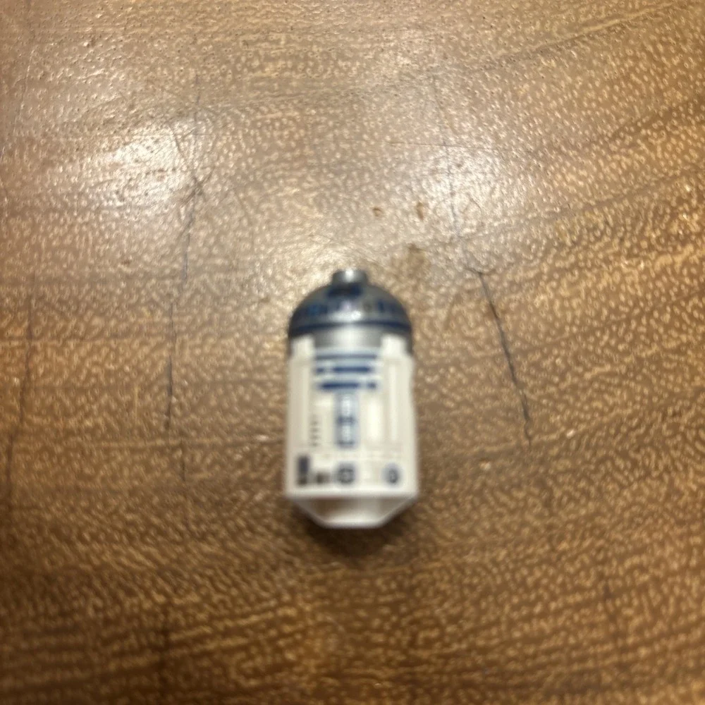LEGO Star Wars R2-D2 Minifigure Body and Flat Silver Dome Head Incomplete